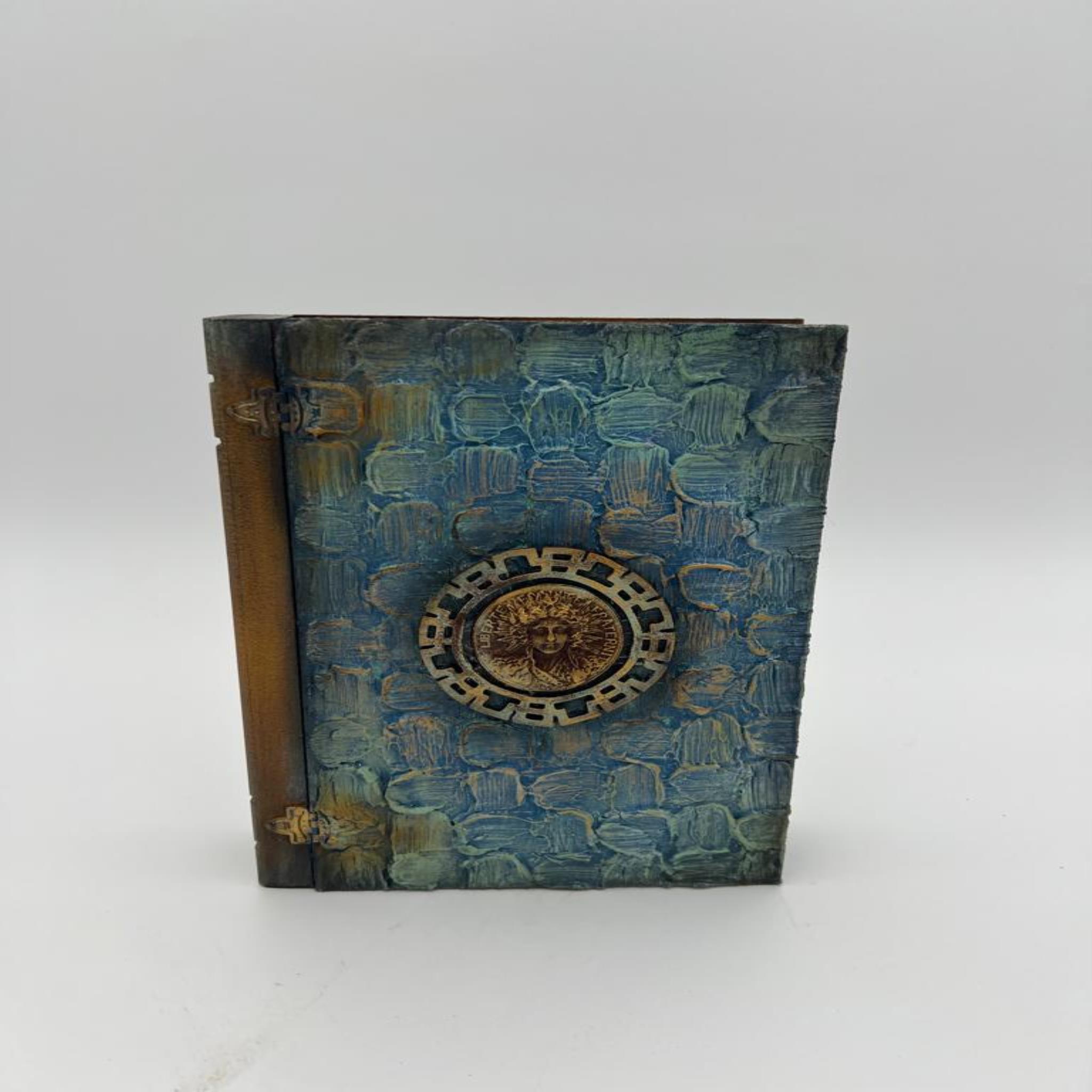 Ahşap kitap kutu resmi